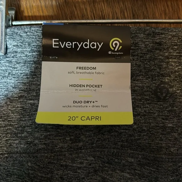 NWT C9 Champion Capris - Picture 4 of 7